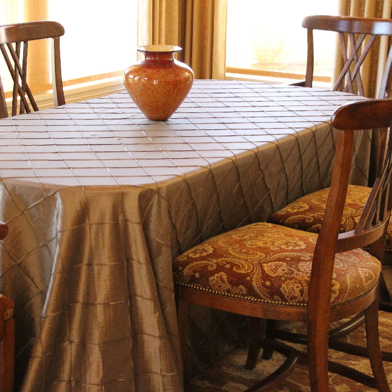 Rectangular Bombay Pintuck Taffeta Tablecloth